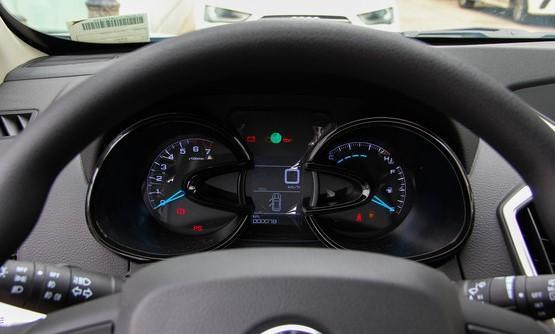 以军车起家,享誉国内外,仅售9万,比神车哈佛更值得国人骄傲