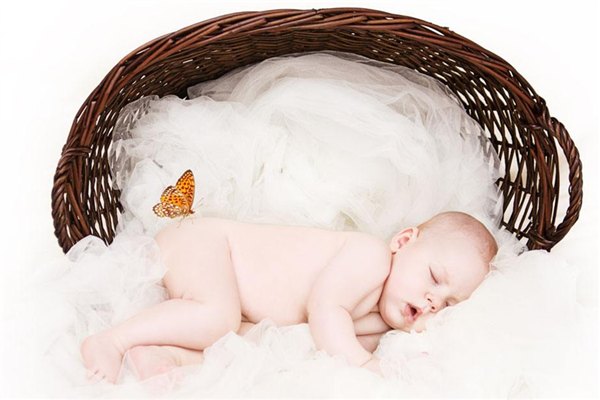 小儿过敏性湿疹用什么药膏,过敏性湿疹和病毒性湿疹打针