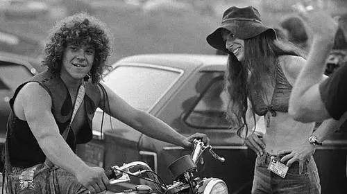 不会穿衣服的乐手不是好乐手？