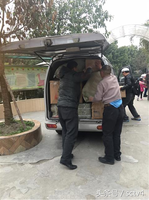 爱心公益物资,爱心人士送上急需物资