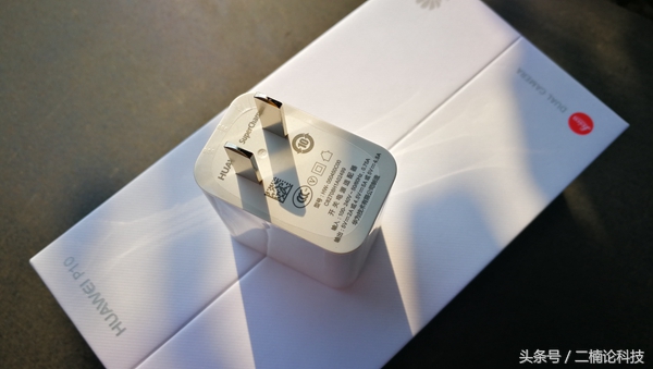 华为p10钻雕蓝后盖原厂,华为p10钻雕蓝陶瓷白哪个好