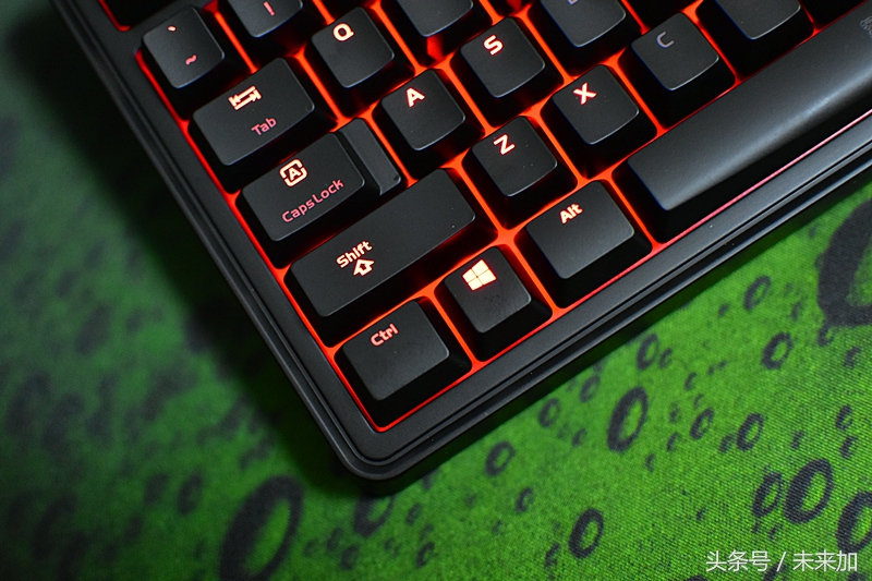 弹指跳动清脆音符，拓荒者MEKAPRO机械键盘青轴版评测