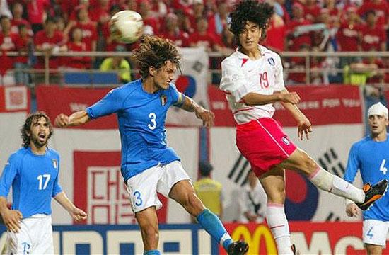 放倒孙兴慜的国足后卫,放倒韩国球员