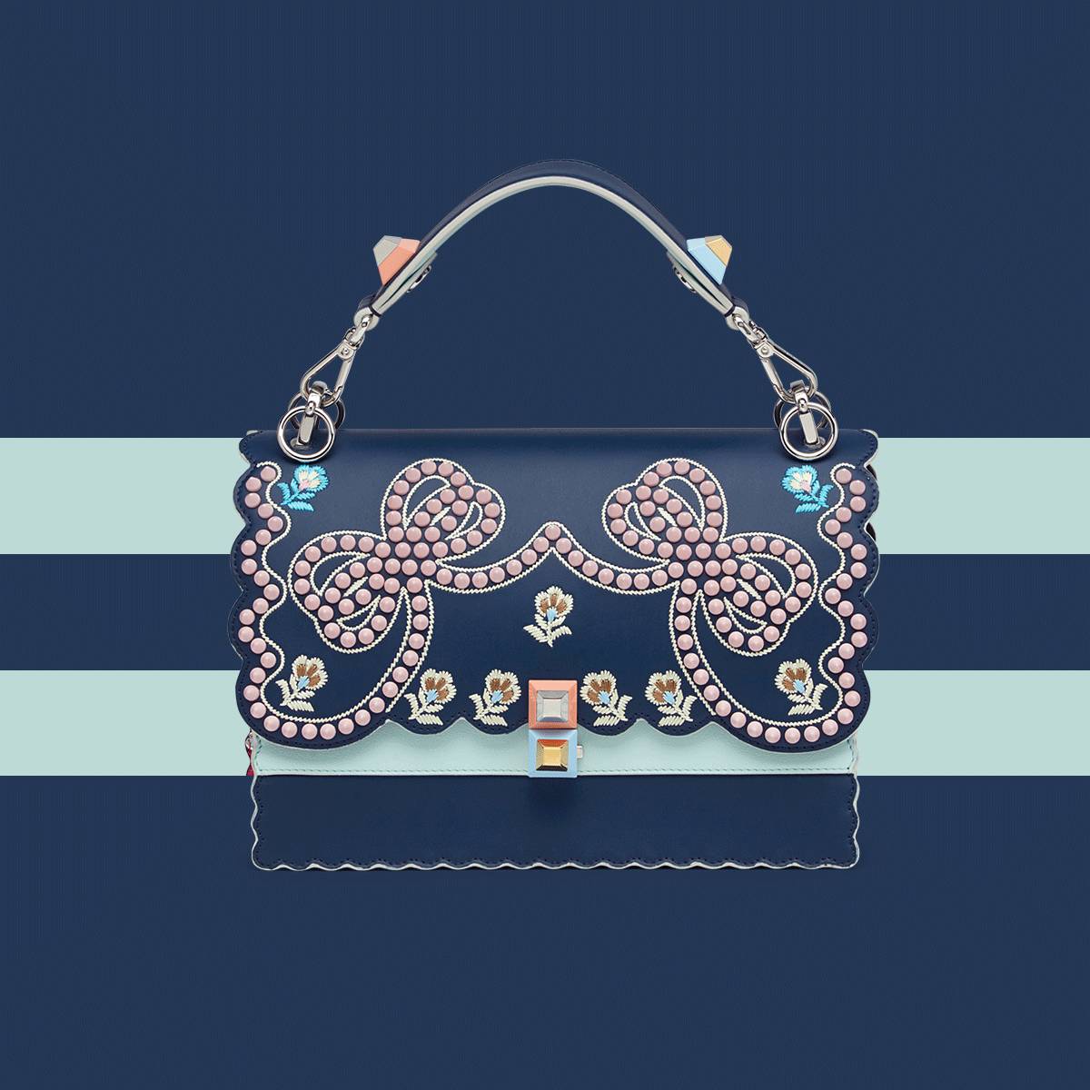 喂，警察叔叔｜这个晒包狂魔的FENDI比FENDI工厂还多