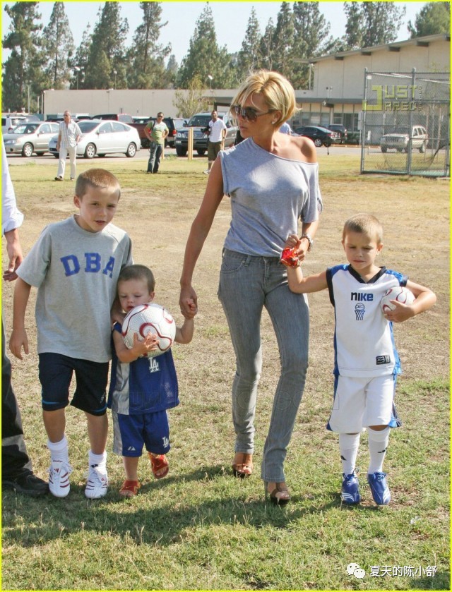 贝克汉姆大背头发型,贝克汉姆3个儿子名字