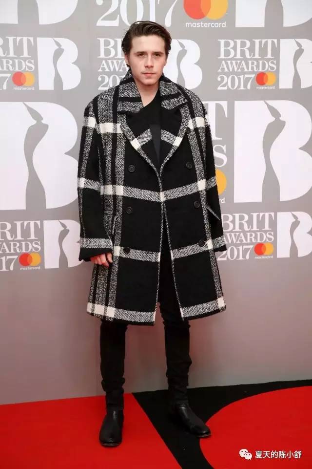 贝克汉姆大背头发型,贝克汉姆3个儿子名字