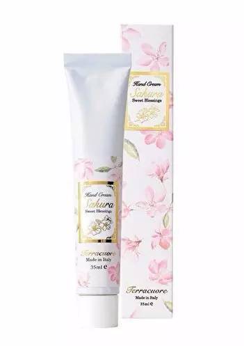 桃花妆out，轮到樱花飞升美妆上神！