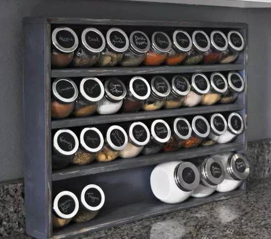 老干妈瓶子还可以这么用，好后悔扔了那么多····