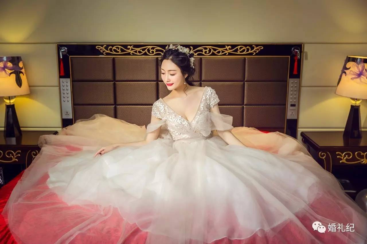 怎样布置婚房高雅又简单,婚房怎么布置不显土气又上档次