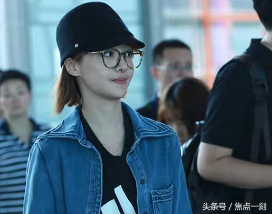 平沿棒球帽怎么戴好看短发女,短发戴棒球帽子怎么扎简单好看