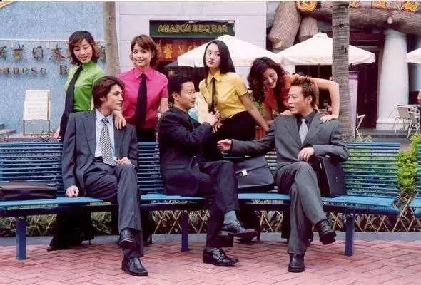 天啊,童年女神脸尖到不敢认,这是老了还是整容?