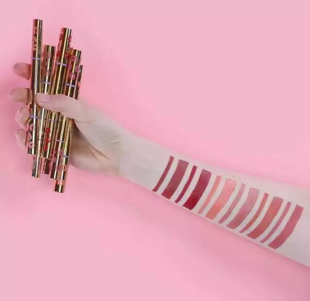 韩系新手彩妆怎么选择品牌,美妆新手的彩妆品牌推荐一下