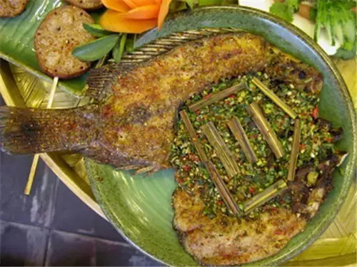 旅游攻略西双版纳美食小吃,西双版纳旅游攻略小吃