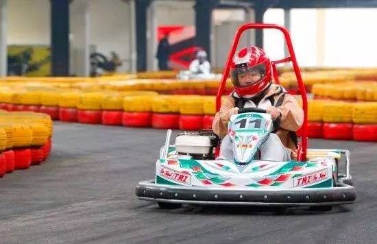 神童开私家车,神童开汽车