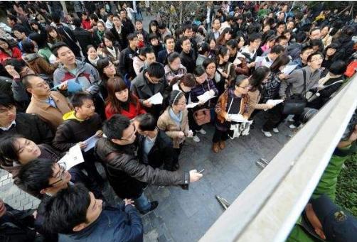 教师工资少怎么还这么多人报考,教师薪资那么低为什么还要当老师