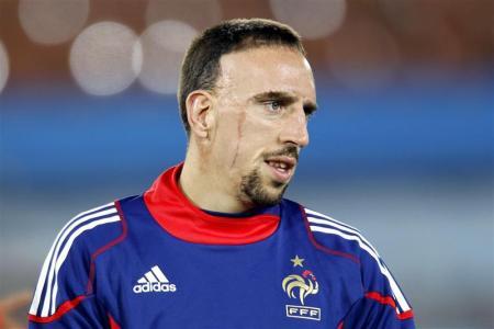 看惯了帅哥？来看看低颜值球星