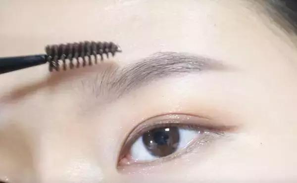 眉毛很淡如何画出根根分明的眉毛,没眉毛怎么画出根根分明的眉毛