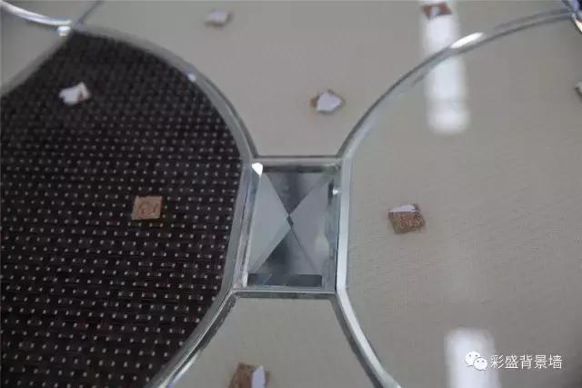 墙上挂镜子上玻璃胶怎么处理,墙壁上装大镜子一定要打玻璃胶吗