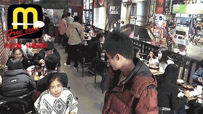 约吗？快来看看排队排到腿酸的这家店到底是什么店？