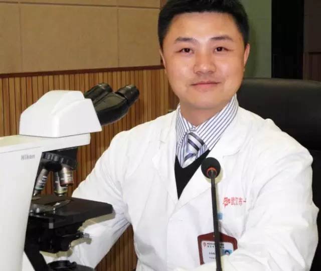 武汉市第一医院苏飞医生,武汉一医院牛皮癣专家