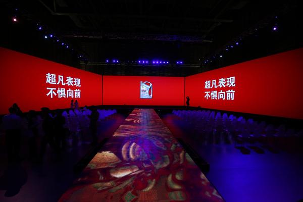 壳牌超凡喜力高效动力和城市光影,壳牌超凡喜力新高效动力欧系