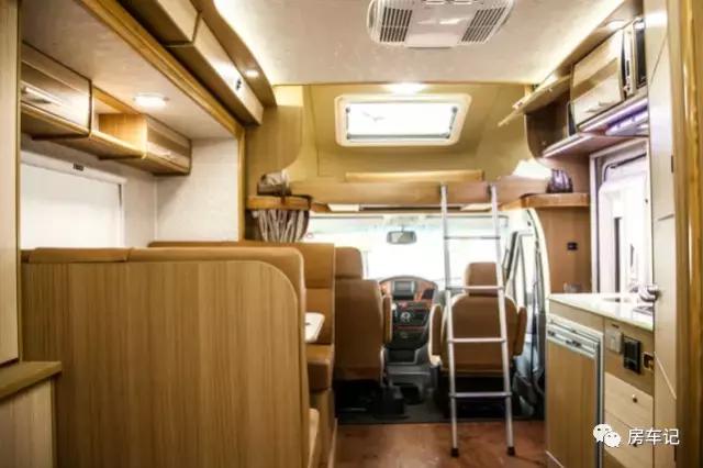 轻卡房车对比c型房车,大通房车c型单拓展房车