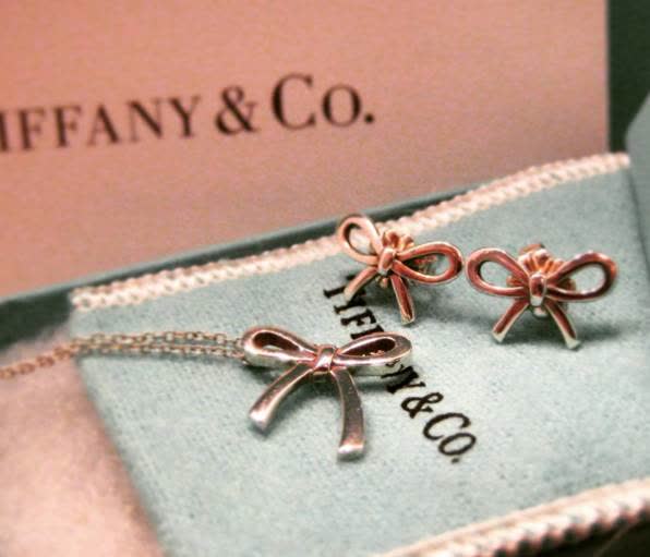 刘雯polo衫蝴蝶结,刘雯的时尚穿搭推荐