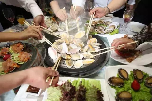 1000台无人货柜日流水,现场蒸海鲜