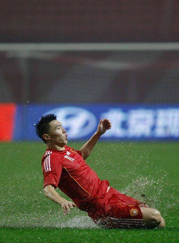 我省了原本付给黄牛的2000块，去买中国队赢