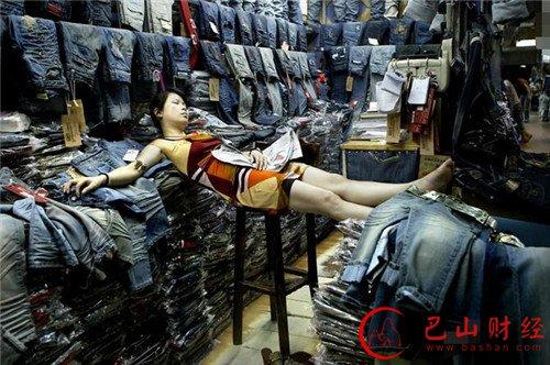 盘点那些奇葩睡觉姿势,奇葩睡觉姿势大全