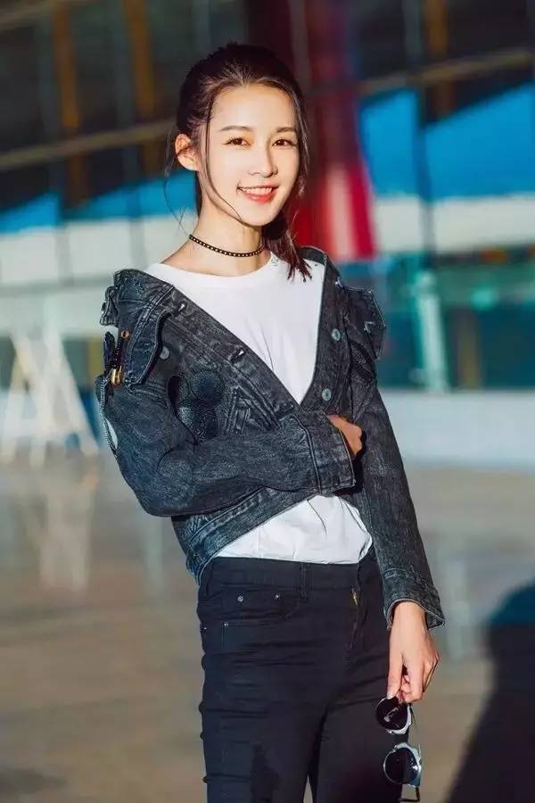 春天t恤最新款,春季t恤怎么穿比较好看