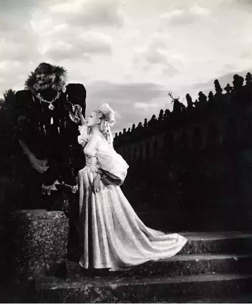 《美女与野兽》的故事最初竟然是这样的……