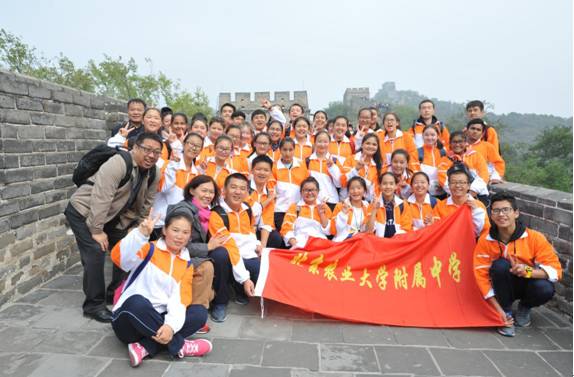 他们为什么会得到这样的评价：最好的老师，最亲的“爸爸”？