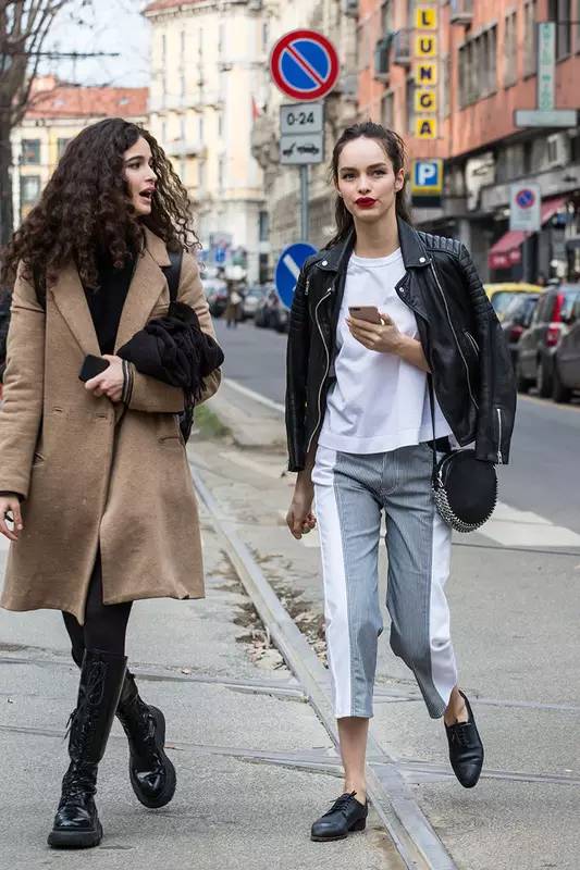 春天t恤最新款,春季t恤怎么穿比较好看