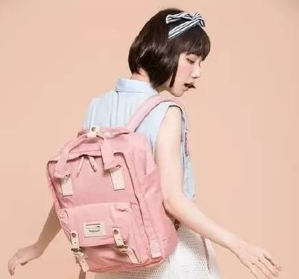 有态度｜谁说双肩包就是年轻人的专利，明明是谁背谁都美啊！