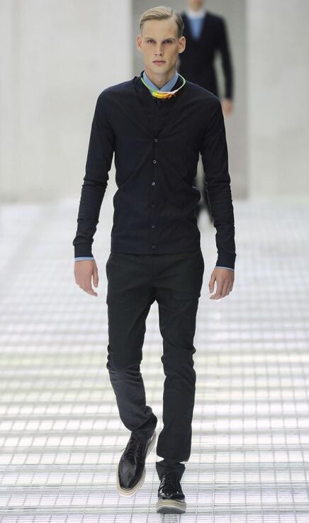 世界十大服装品牌男装,男装t恤夏季世界品牌大全