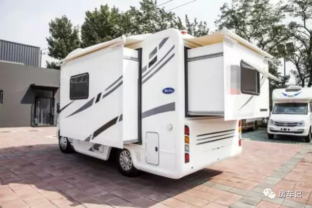 轻卡房车对比c型房车,大通房车c型单拓展房车