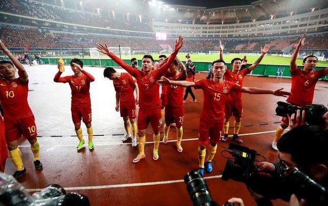 有一种感动叫中国红朗诵,有种感动叫中国红诗歌