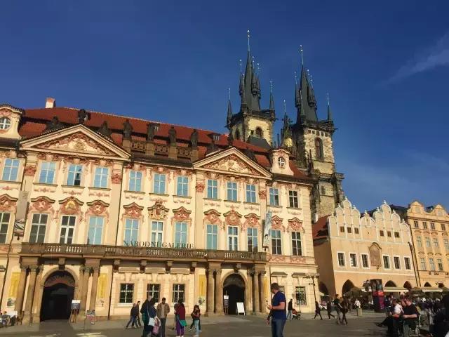 思潮英文：Yolanda访谈-做腐国旅游达人是怎样一种体验？