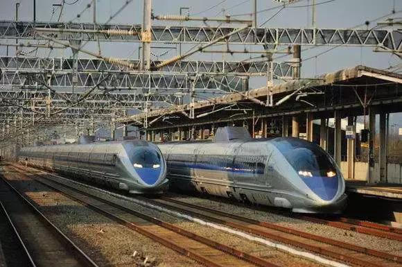 日本的高铁列车的样子,日本的高铁