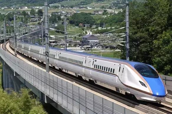 日本的高铁列车的样子,日本的高铁