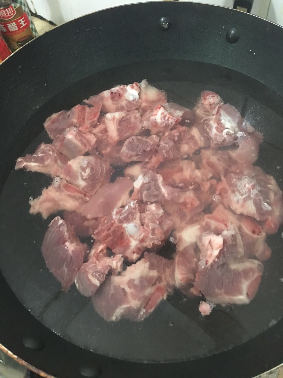 排骨汤入味的正确方法,如何炖排骨汤才能肉烂骨酥