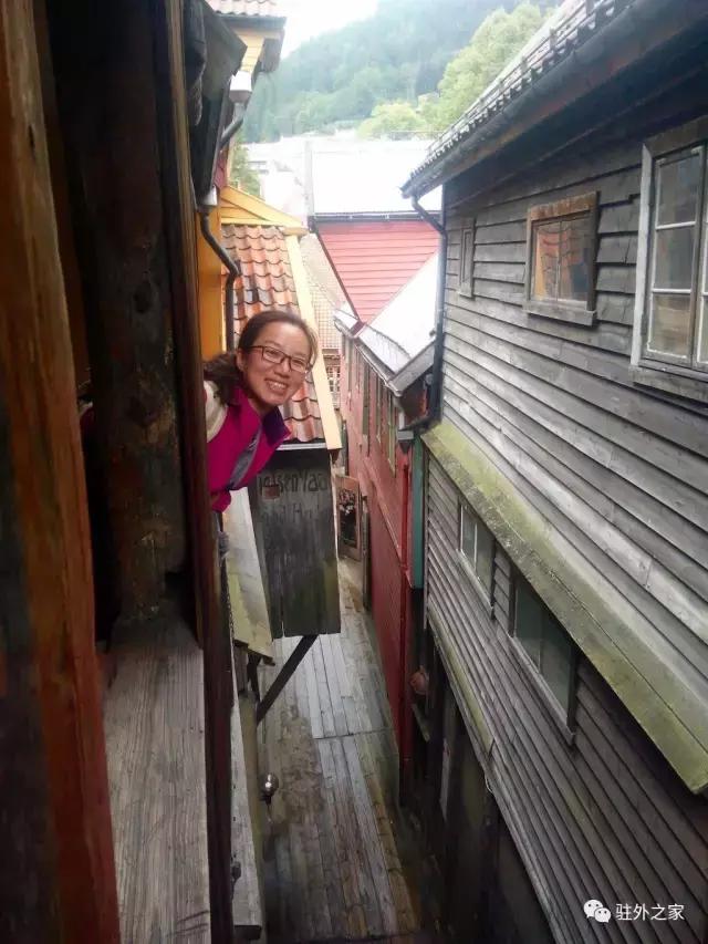 这个单身姑娘一个人一台车一年行走二十多个国家