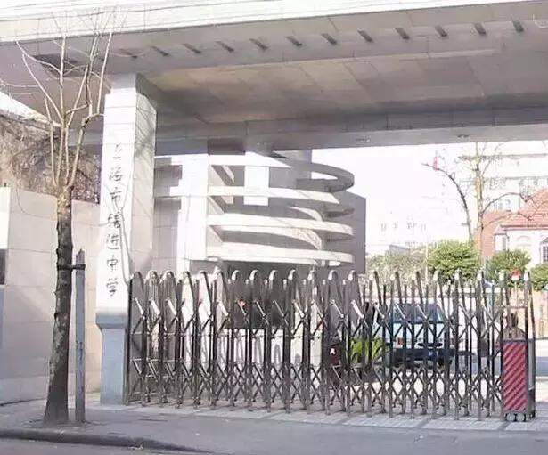 我很怀念以前的母校,我的母校没了什么意思