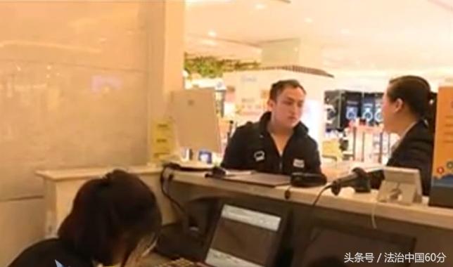 女子花5万买奢侈品背后的真相,妻子花钱大手大脚没钱了就生气