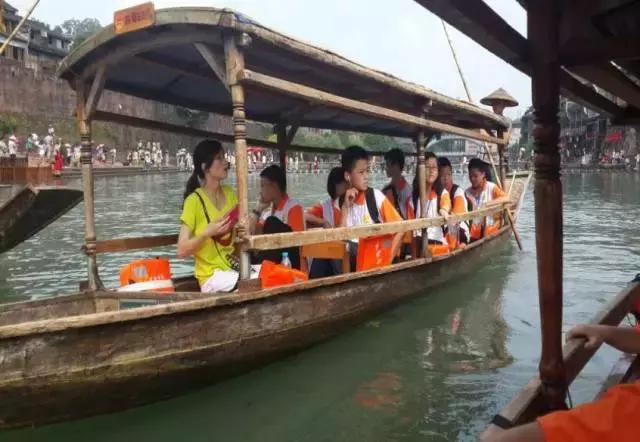 我与花火有个约定，小作家成长体验夏令营！