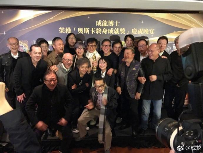 成龙和卢惠光同框,卢惠光成龙决裂