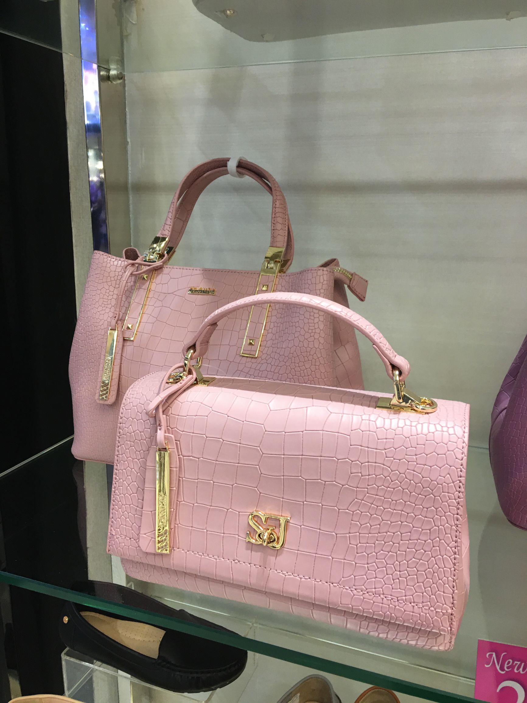 泰国最出名的品牌包包,泰国十大最贵的包包