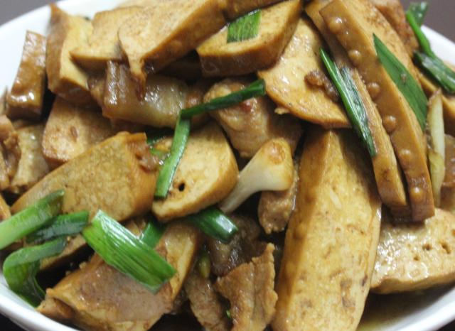 攸县香干炒肉真的怎么吃都不会腻,攸县香干芹菜炒肉家常做法