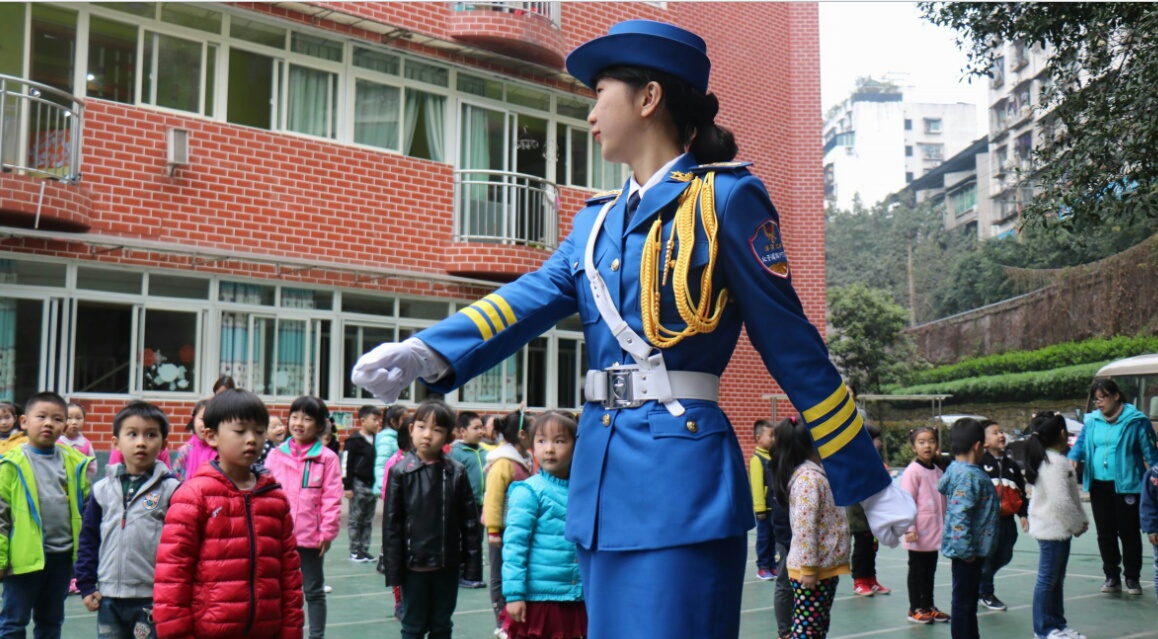 母校上头条32｜大学生女子*旗国**班教幼儿园正步明星保送北大